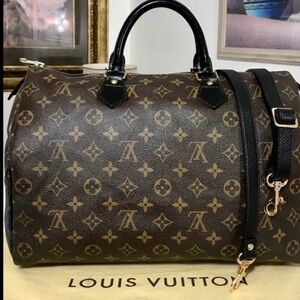 Authentic Louis Vuitton Monogram Speedy 35 Handbag 👜